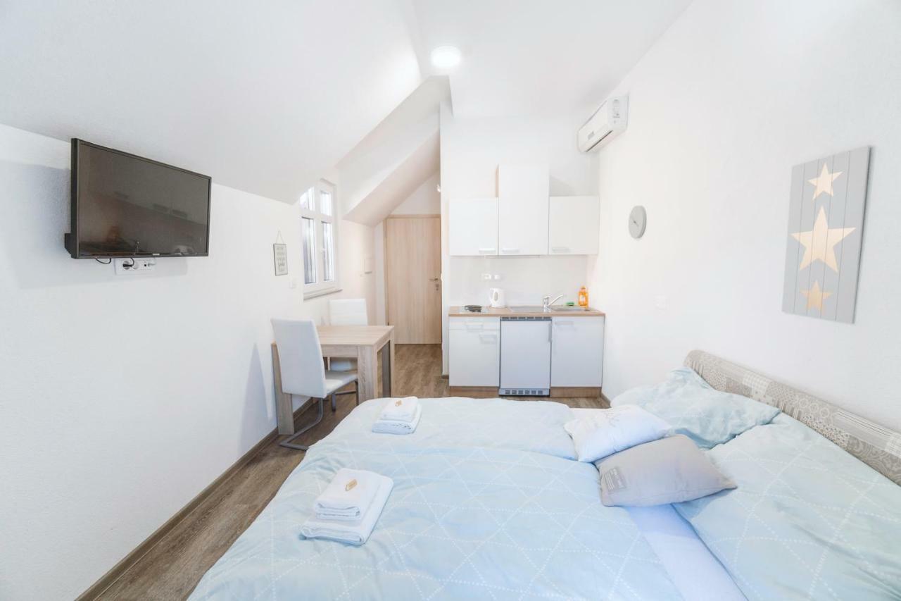 Anita'S Studio Apartments Ljubljana Kültér fotó